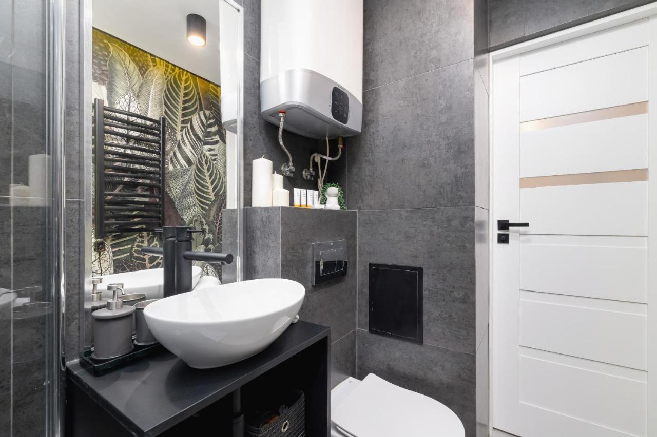 Korfantego Stylish Apartment With City View Spodek Katowice By Noclegi Renters Exterior photo