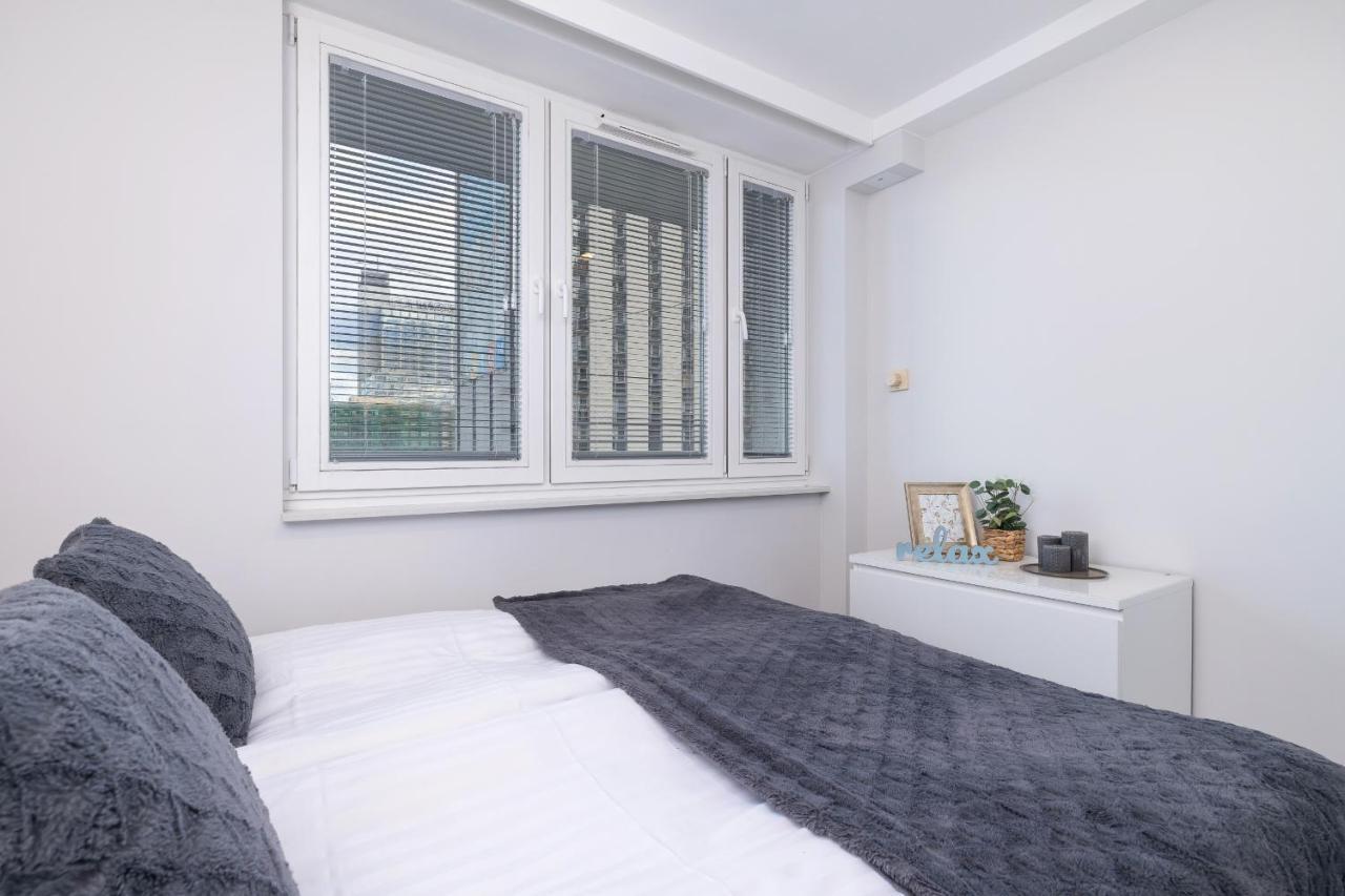 Korfantego Stylish Apartment With City View Spodek Katowice By Noclegi Renters Exterior photo